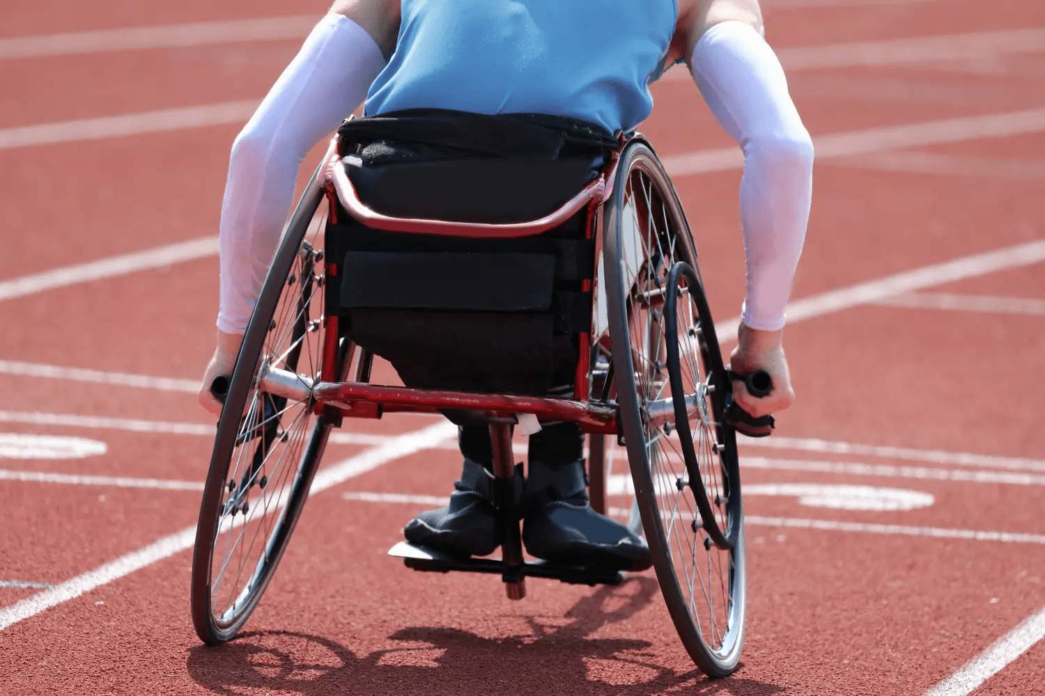 Lire la suite à propos de l’article Qu’est-ce qu’un handicap T12 ? Causes, symptômes et solutions pour une meilleure autonomie